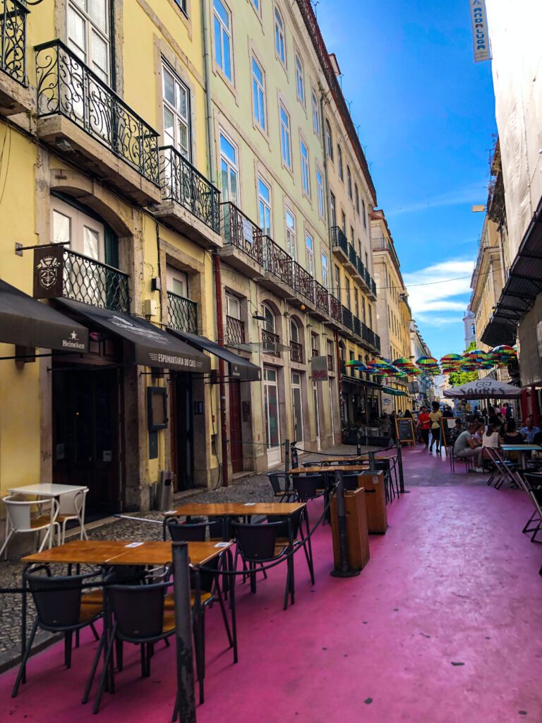 Pink Street in Lissabon centrum.