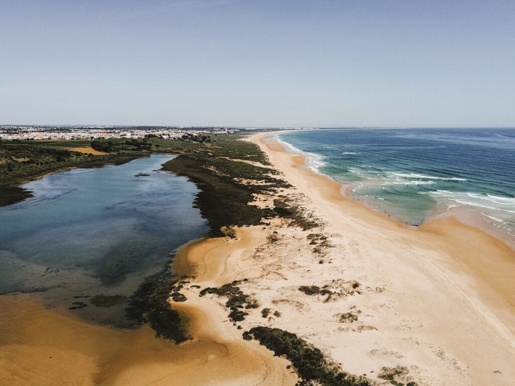 Luchtfoto van Cacela Velha in Tavira